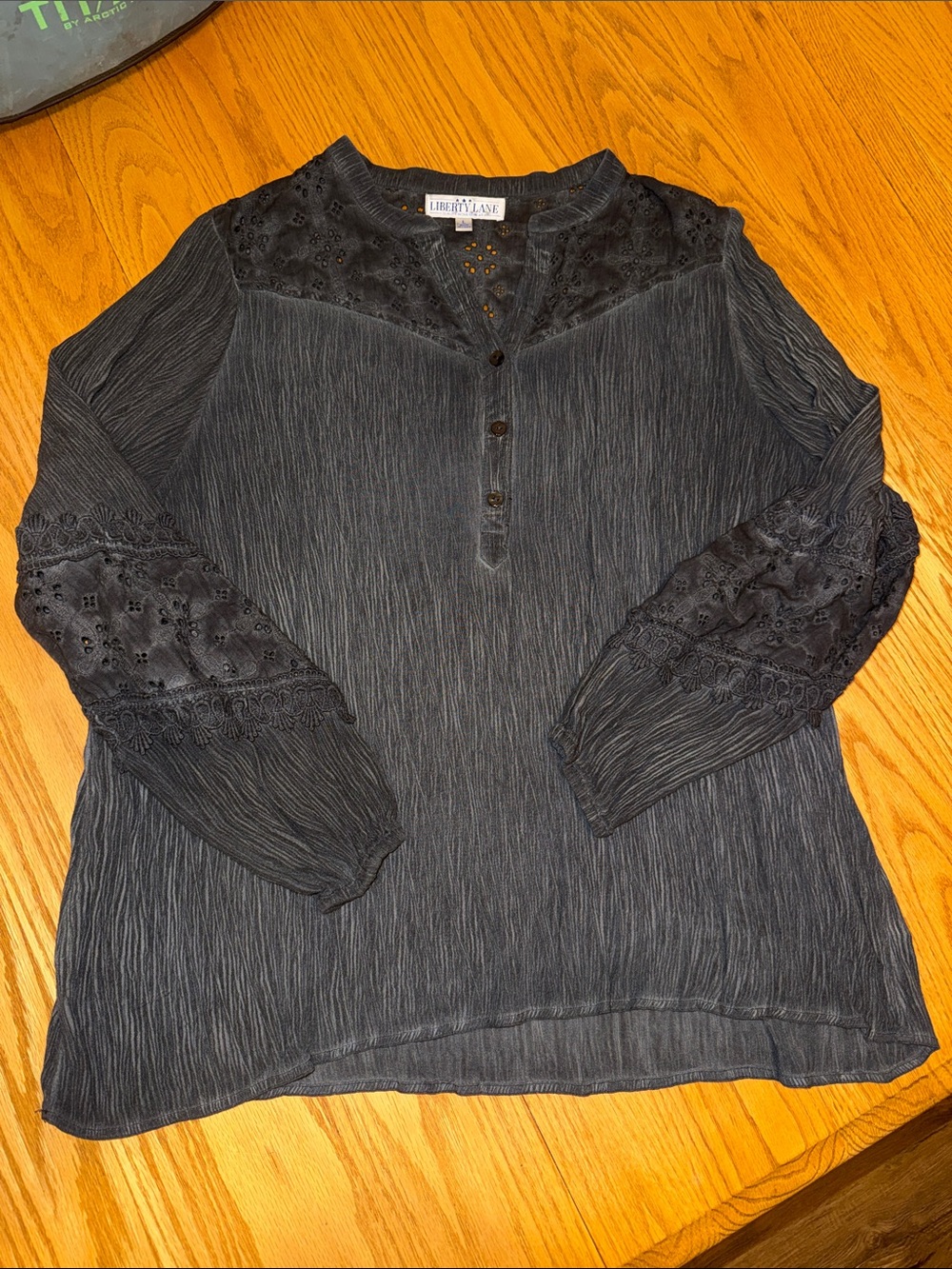 Black Lace-Yoke Long Sleeve Tunic